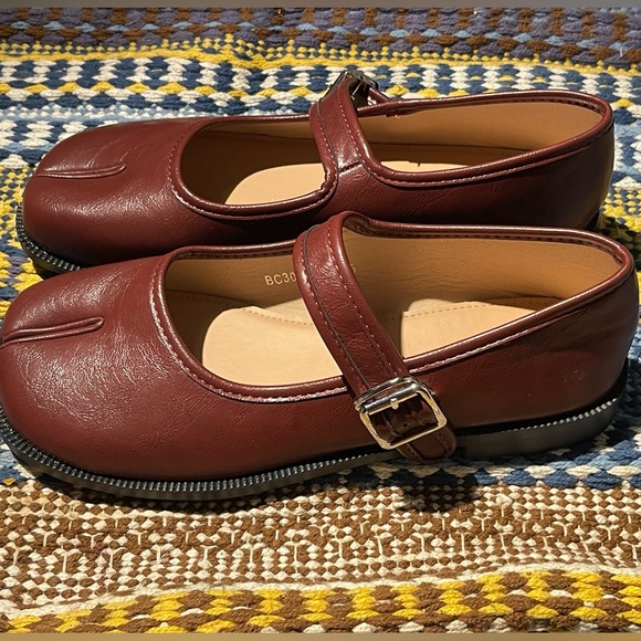 BRAND NEW size 8 tabi Mary Janes - Picture 2 of 8